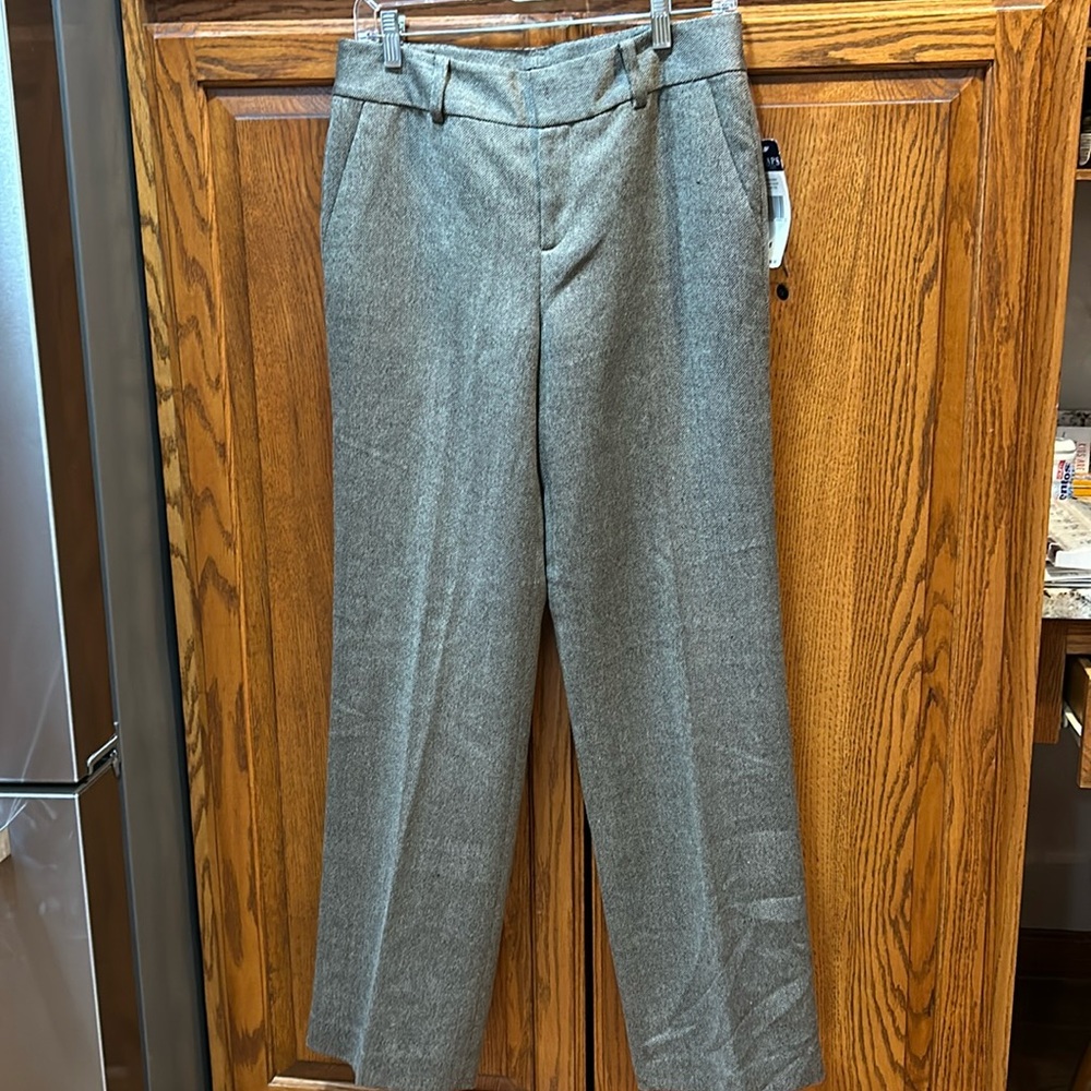 Chaps NWT SZ 6 Black/Cream